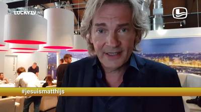 Lucky TV drijft in DWDD spot met coupe Matthijs van Nieuwkerk
