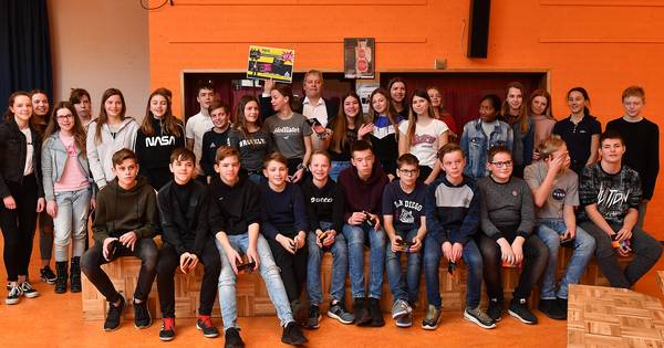 Scholieren Mill uitgedaagd om zwerfafval te recyclen tot bruikbare producten