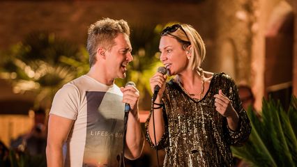 6. Songs van Christoff