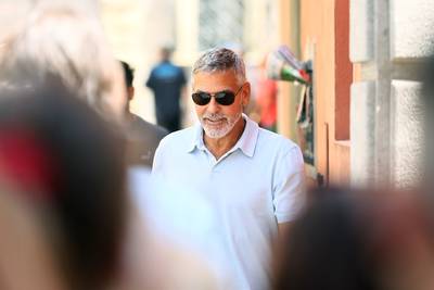 Clooney weer fit als een hoentje na scooterongeluk