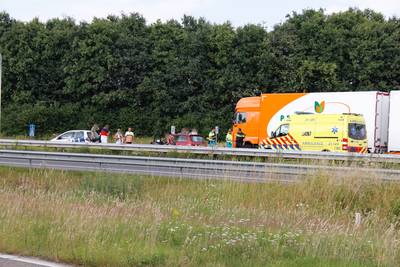 Botsing tussen twee auto's op A73 bij Haps