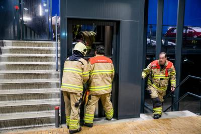 Opnieuw mensen vast in lift bij station Dieren