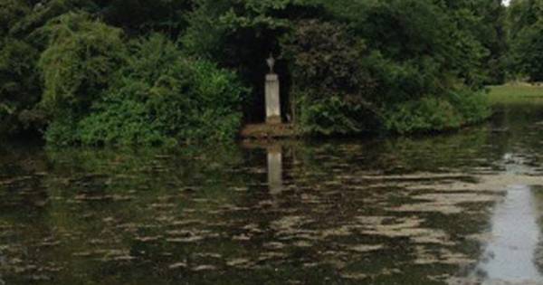 La Tombe De Lady Di Laissee A L Abandon Monarchies 7sur7 Be