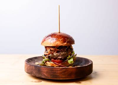 Dit is de Angry Angus, de ‘lekkerste hamburger van Nederland’ uit Arnhem