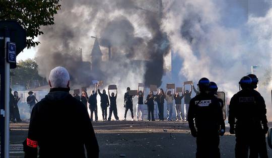 ‘Scholieren in armere wijken hebben hier onevenredig veel last van’: waarom Franse scholieren vandaag nationaal protesteren