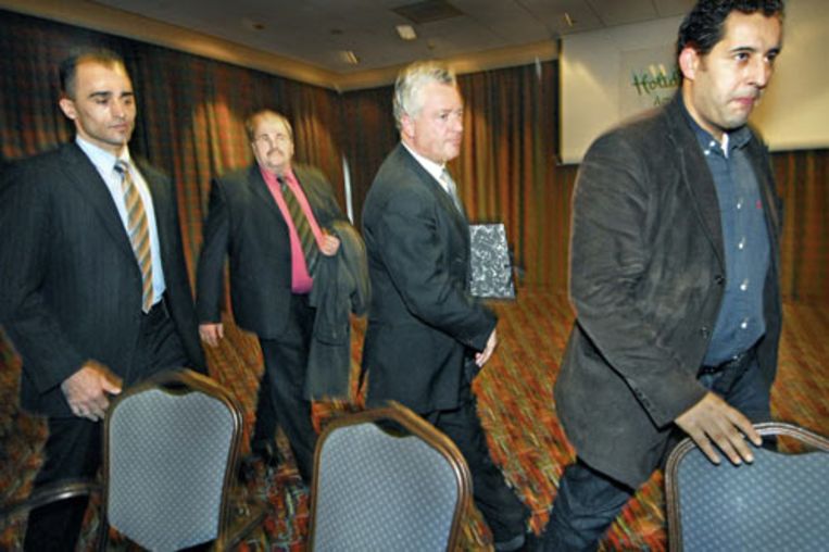 Bram Moszkowicz staakt verdediging van Willem Holleeder ...