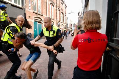 Rake klappen in centrum van Arnhem: grote oefening van ME