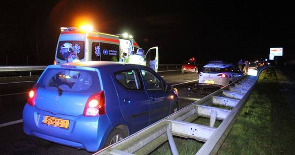 A32 bij Steenwijk afgesloten na ongeluk met 6 autos.