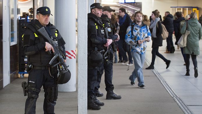 Extra Politie Op Utrecht Centraal Utrecht Ad Nl