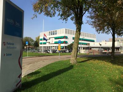 Duizend mensen treuren in stille tocht voor vermoorde Djamila (12)