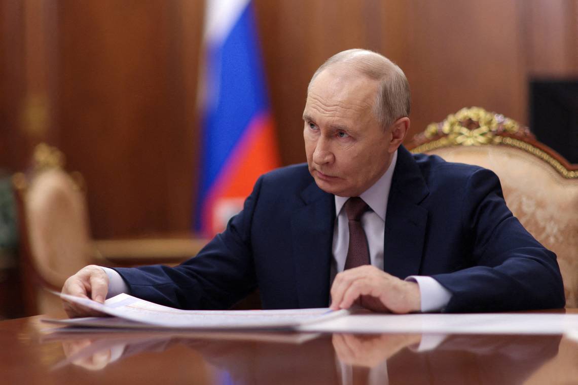 Drie decennia Rusland-politiek gefileerd: ‘Pas gaandeweg is het tot ons doorgedrongen dat we naar een perfecte maskerade hadden gekeken’