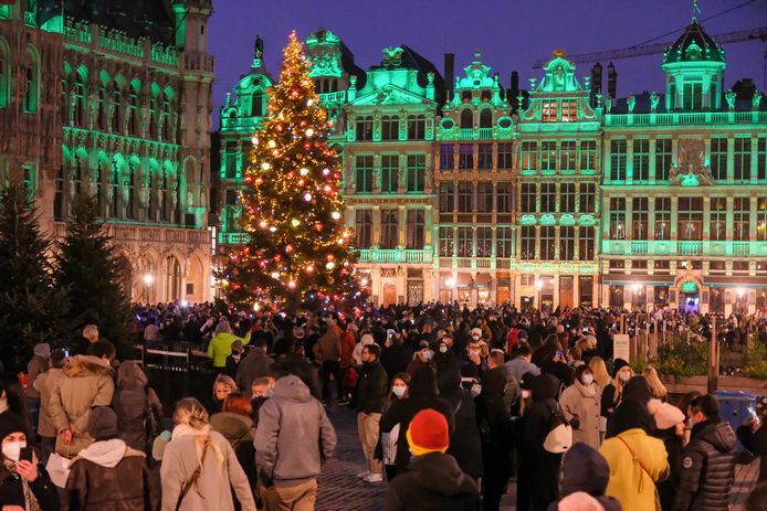 Veel volk op de Brusselse Grote Markt.