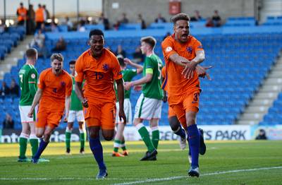 Onder 17 naar halve finale EK na bizarre penaltyreeks