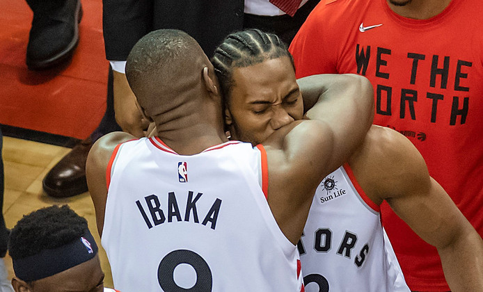 Vreugde bij de spelers van Toronto Raptors na het bereiken van de finale in de Eastern Conference van de NBA.