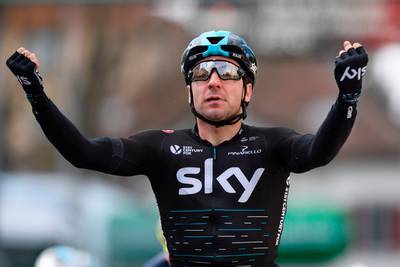 Viviani sprint naar zege in 'waaieretappe' in Oostenrijk