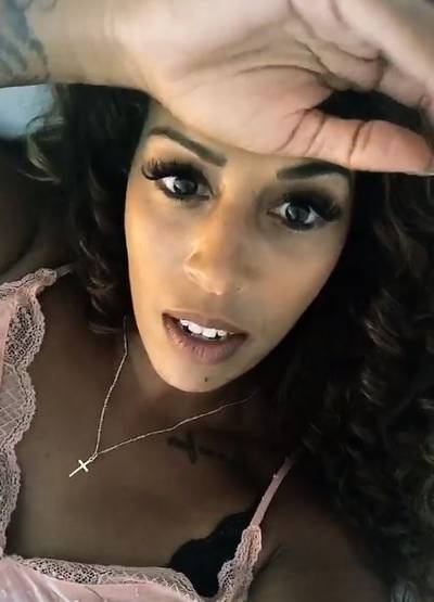 Glennis Grace doet slimme oproep vanuit haar hotelbed