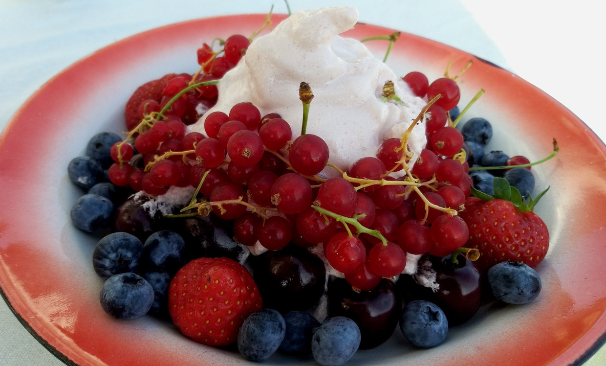 De Volkskeuken Haagse bluf met zomerfruit De Volkskrant