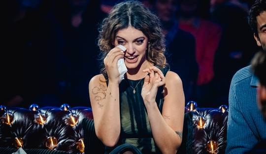 Traantjes en trillende lipjes: ‘Ik vraag het aan’ heeft het tearjerken niet verleerd