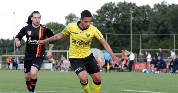 Anderhalf jaar na scheenbeenbreuk heeft ex-PSV'er Joël Roeffen zicht op De Koel - De Gelderlander