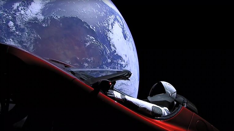 Elon Musk doopte de pop achter het stuur van de Tesla Roadster om tot Starman.