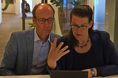 Ede krijgt de Teletolk: Doven kunnen bellen met de gemeente