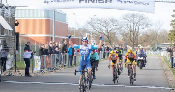 Emotionele Vermeltfoort denkt aan ploegmaat De Greef bij zege in Oploo