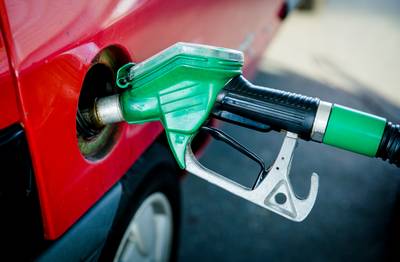 Is benzine straks goedkoper dan diesel? In België is het al bijna zover