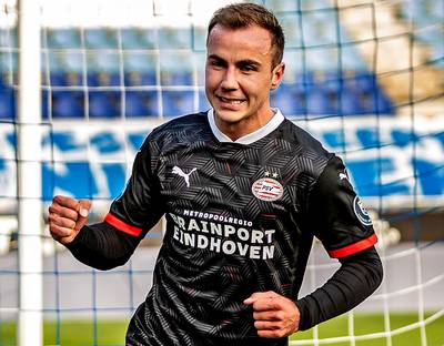 Götze straalt na droomdebuut voor PSV: 'Over een paar ...