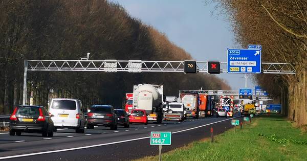Ongeluk met vrachtwagen op A12 bij Didam, weg weer vrij.
