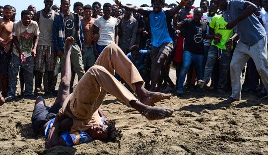 In de Spaanse enclave Ceuta voelt iedereen zich in de steek gelaten: ‘Kun je geloven dat dit Europa is?’