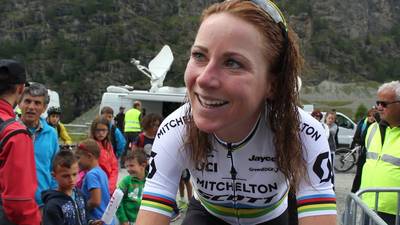 Van Vleuten wint in het roze op monsterlijke Zoncolan