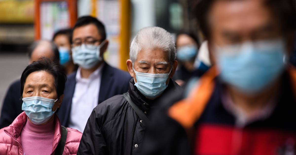 Teruglezen | China geeft fouten toe bij aanpak coronavirus, eerste dode in Hongkong - De Gelderlande