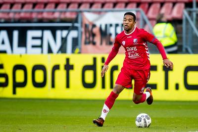 Blessure Emanuelson valt mee