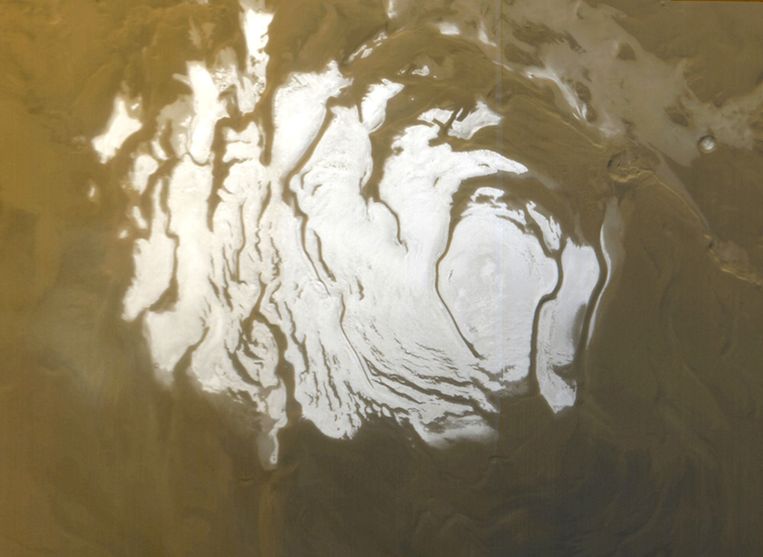 De zuidelijke poolkap van Mars. Het is daar dat het meer met vloeibaar water zich zou bevinden.