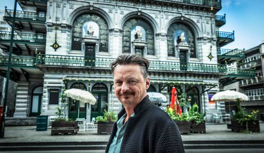 Michael De Cock verlaat KVS in Brussel als artistiek directeur en gaat aan de slag bij Luiks theater
