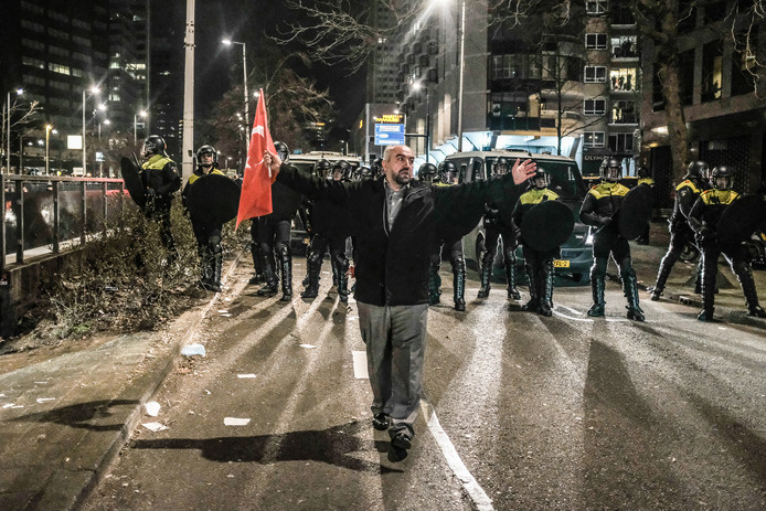 De uit de hand gelopen demonstratie in Rotterdam.