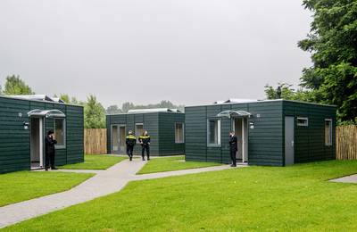 Lingewaard baalt van Nijmeegse asowoningen en zet de hakken in zand