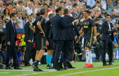 Ronaldo na rood in Valencia huilend van het veld