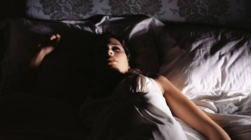 Vrouwen hebben dubbel zoveel kans op slaapproblemen als mannen