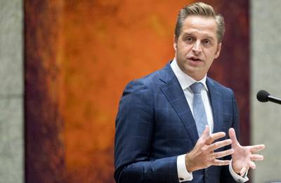 Minister draait slecht lopende verpleeghuizen de duimschroeven aan