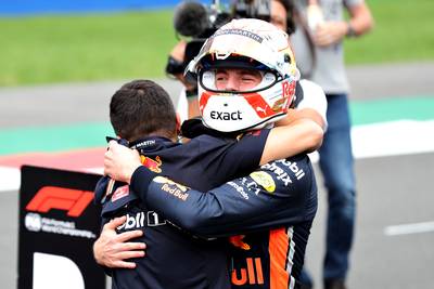 Verstappen moet zich bij stewards melden, pole in gevaar?