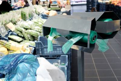 Plastic verder uit supermarkt verbannen; ook kleine zakjes weg