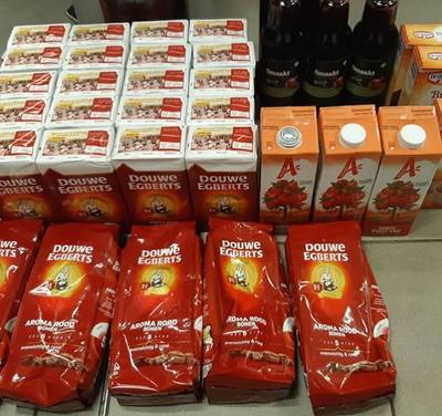 Man wil 25 pakken koffie stelen uit supermarkt in Arnhem