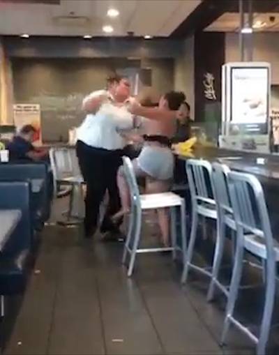 Heftige catfight bij McDonald’s loopt volledig uit de hand