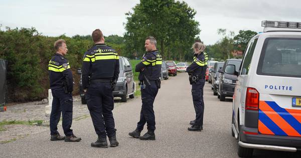 Inval op terrein van veroordeelde crimineel Jan B. in Hulten - BD.nl