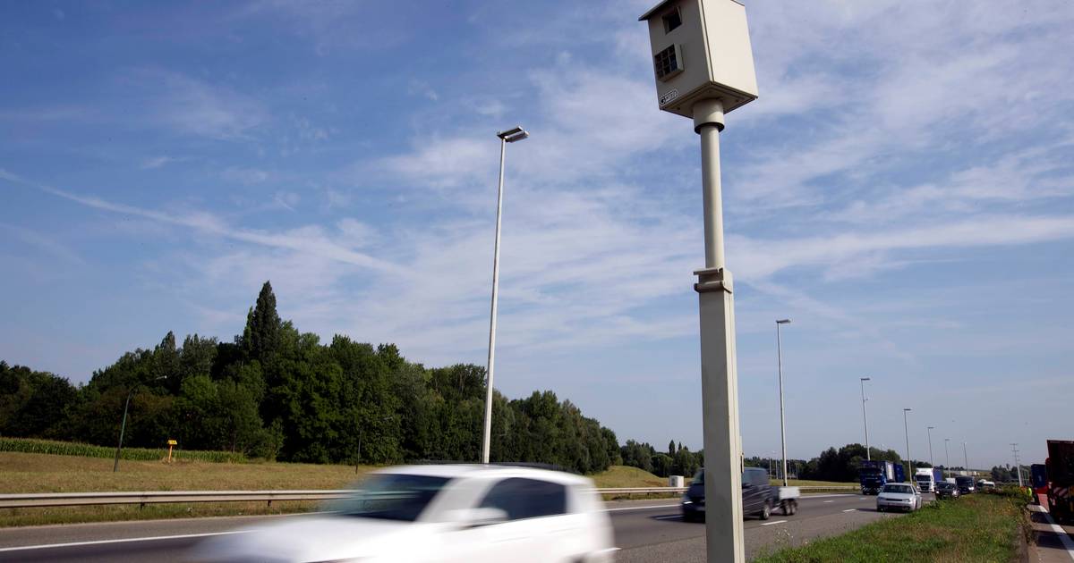 Politie Denkt n Radar Die Auto S Vanop 600 Meter Flitst Binnenland Hln Be