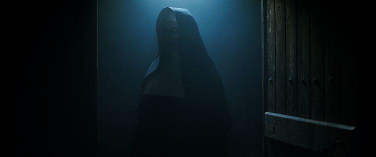 The Nun slaat toe in nieuwe huiveringwekkende horrorteaser
