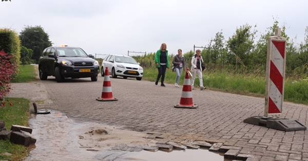 Waterleiding gesprongen in Biezenmortel