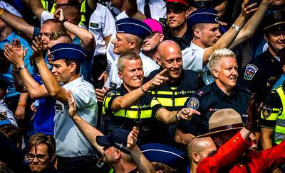 SGP: Agent op Gay Pride schendt neutraliteit