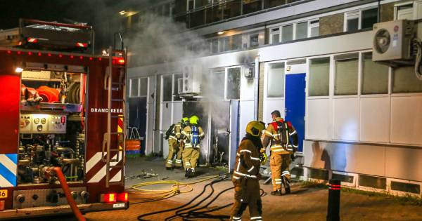 Stapel natte was vloog vanzelf in brand: grote schade in Zwijndrechtse schoonheidssalon.